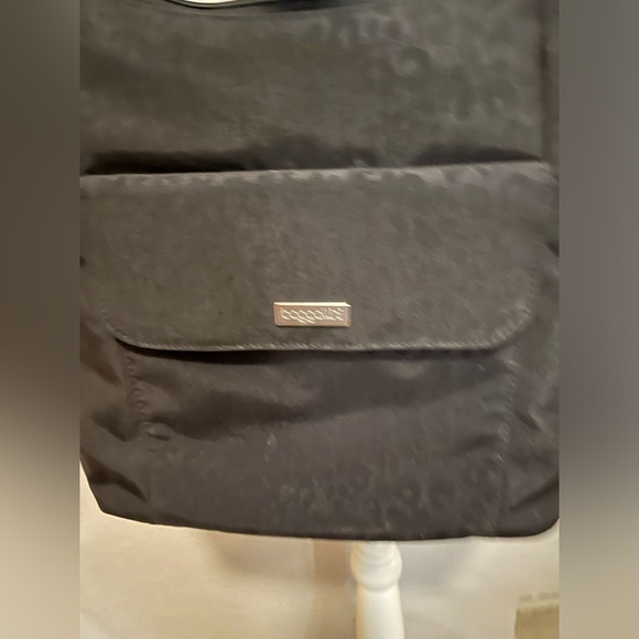 Baggallini Black Shoulder Bag. - Picture 5 of 9